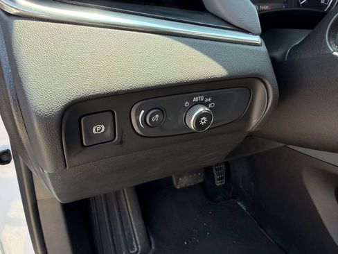 Used 2020 Buick Enclave Preferred FWD image 11