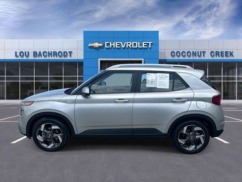 Used 2025 Hyundai Venue SEL FWD image 5