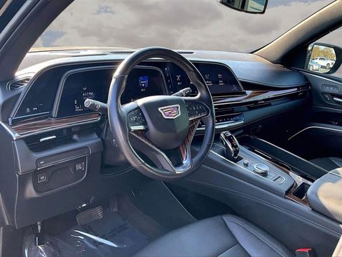 Used 2022 Cadillac Escalade Luxury image 17