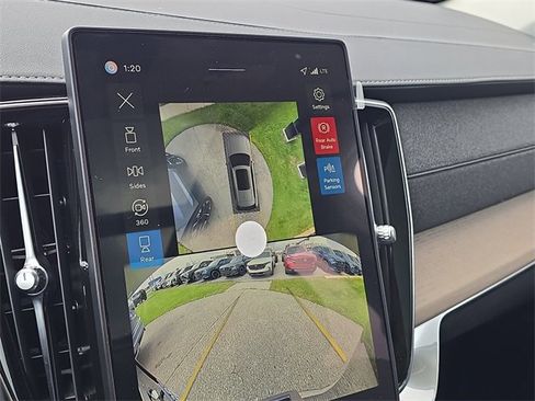 New 2026 Volvo XC90 B6 Plus w/ Protection Package Premier image 15