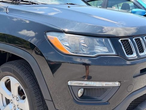 Used 2020 Jeep Compass Latitude w/ Cold Weather Group AWD/4WD image 16