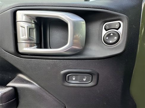Used 2021 Jeep Wrangler Unlimited Sport image 23