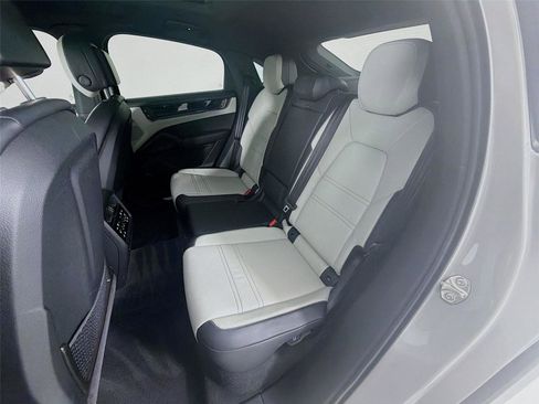 Certified 2025 Porsche Cayenne S image 21