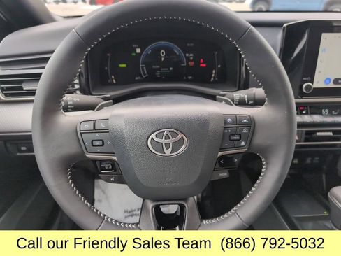 Certified 2025 Toyota Camry SE w/ Convenience Package image 18