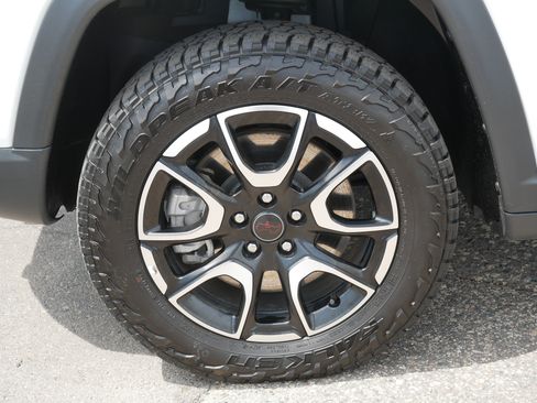 Used 2025 Jeep Compass Trailhawk AWD/4WD image 15