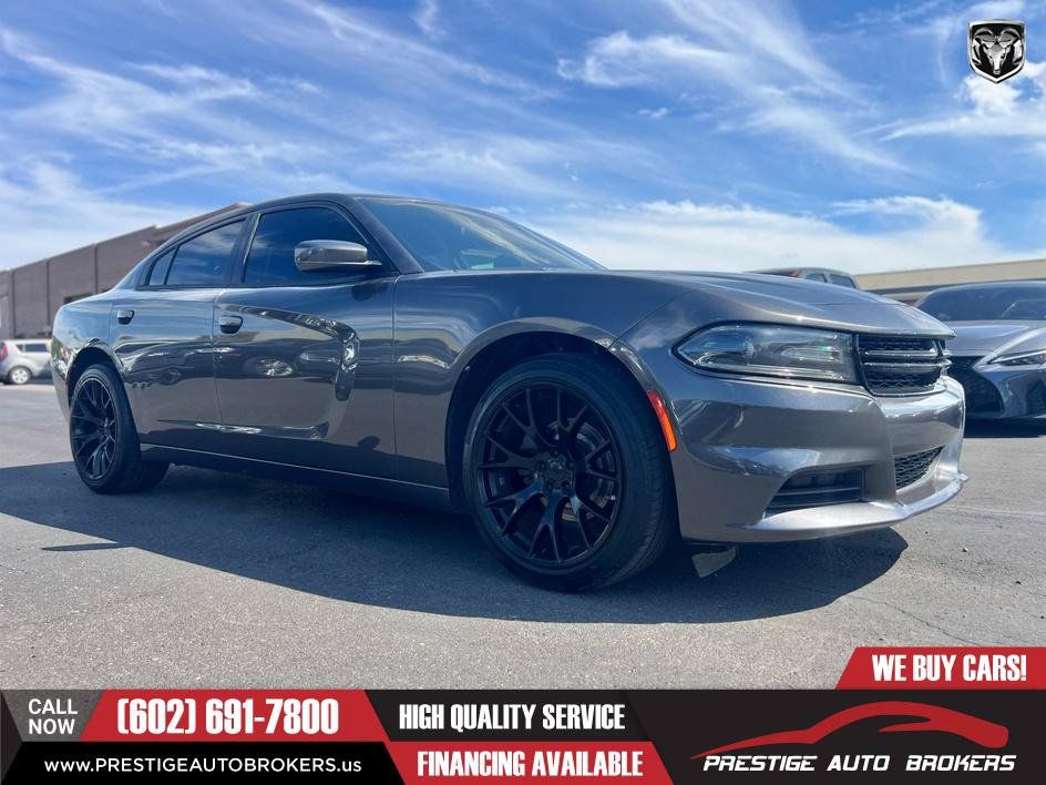 Used 2019 Dodge Charger SXT RWD image 2