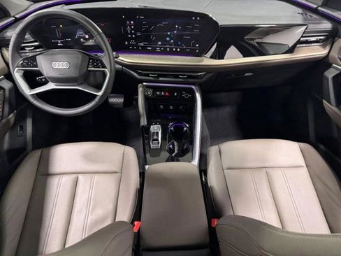 Certified 2025 Audi Q5 Premium w/ Convenience Package AWD/4WD image 11