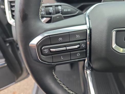 Used 2024 GMC Acadia Denali w/ Super Cruise Package image 18