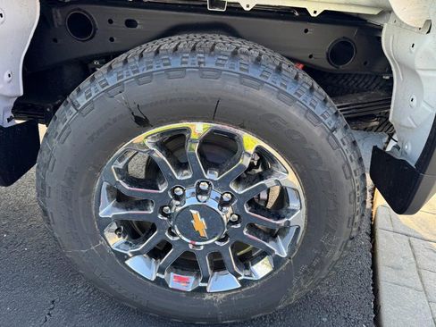 New 2026 Chevrolet Silverado 2500 LT w/ Z71 Chrome Sport Edition AWD/4WD image 8