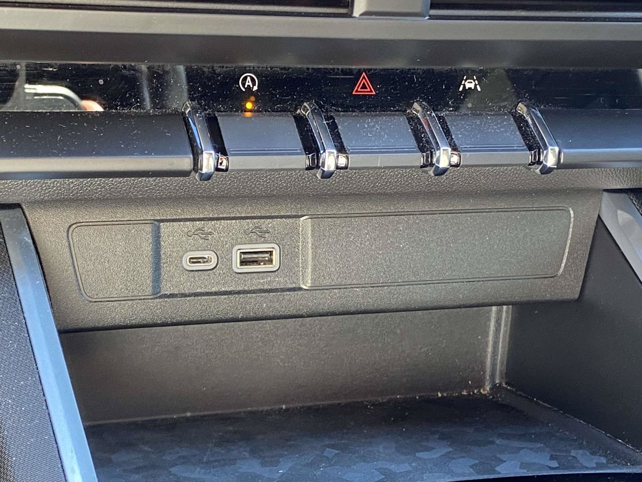 Used 2024 Chevrolet Colorado LT RWD image 37