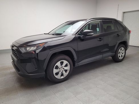 Used 2021 Toyota RAV4 LE FWD image 2