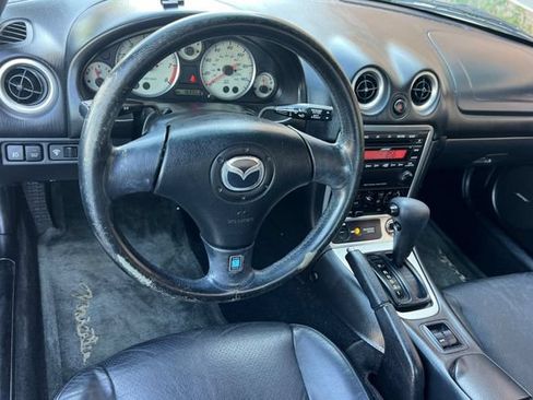 Used 2003 MAZDA MX-5 Miata RWD image 13