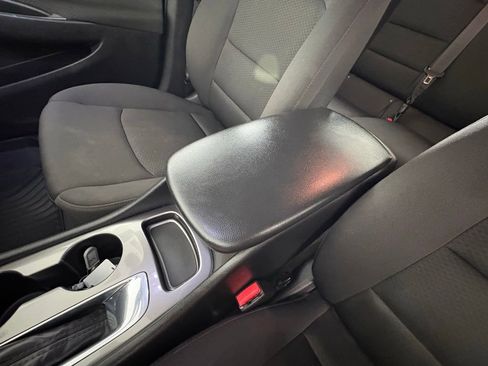 Used 2019 Chevrolet Malibu LS FWD image 32