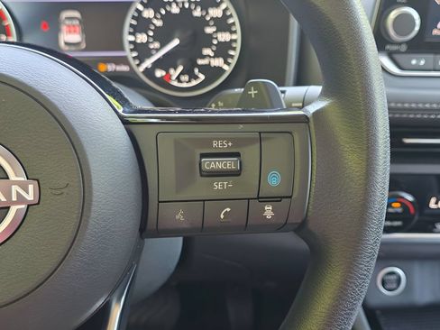 Used 2023 Nissan Rogue SV AWD/4WD image 19