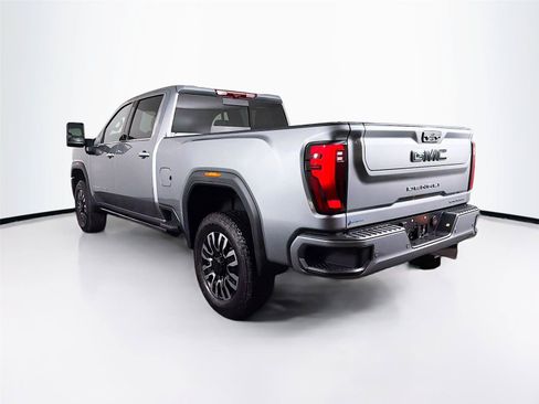 Used 2024 GMC Sierra 2500 Denali Ultimate AWD/4WD image 9