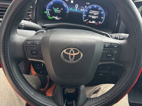 Used 2025 Toyota Camry XSE image 15