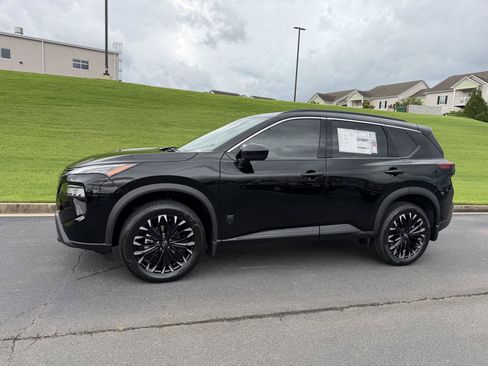New 2026 Nissan Rogue Dark Armor FWD image 4