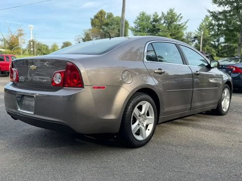 Used 2010 Chevrolet Malibu LS FWD image 7