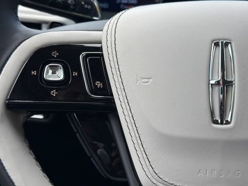 New 2026 Lincoln Aviator 2WD w/ Jet Appearance Package image 29