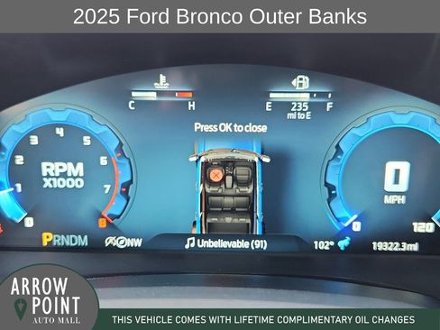 Used 2025 Ford Bronco Outer Banks AWD/4WD image 26