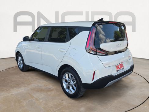 Used 2025 Kia Soul LX w/ LX Technology Package FWD image 6