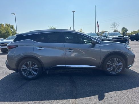 Used 2022 Nissan Murano Platinum image 2