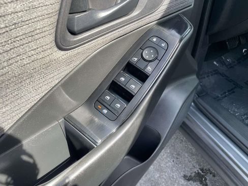 Used 2023 Nissan Rogue S image 27