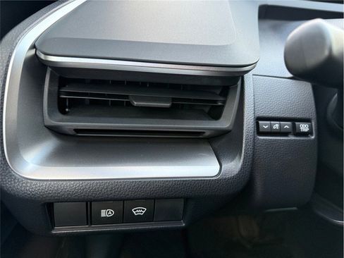 Used 2023 Toyota Prius LE image 29