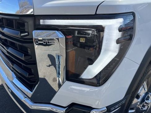 Used 2025 GMC Sierra 3500 Pro w/ 1SA Pro Safety Plus Package AWD/4WD image 29