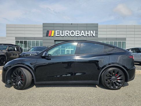 Used 2023 Tesla Model Y Performance AWD/4WD image 2
