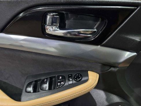 Used 2016 Nissan Maxima SR FWD image 21