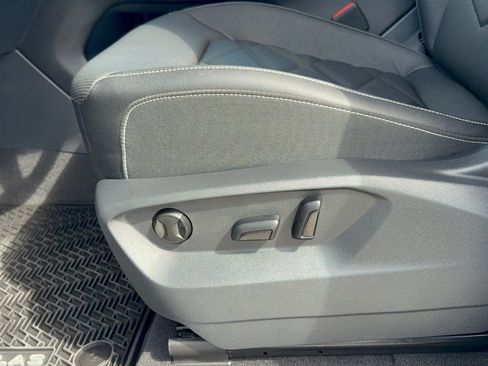 Certified 2026 Volkswagen Atlas SE FWD image 16