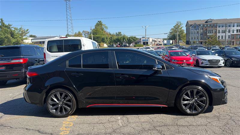 Used 2023 Toyota Corolla SE w/ SE Package FWD image 4