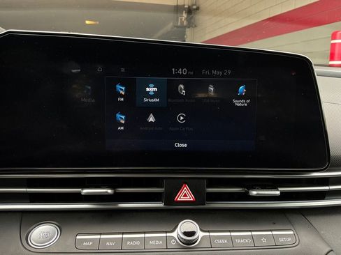 Used 2025 Hyundai Elantra Limited FWD image 34