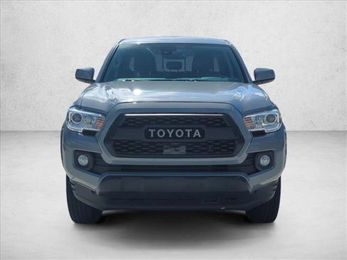 Used 2020 Toyota Tacoma SR5 RWD image 2