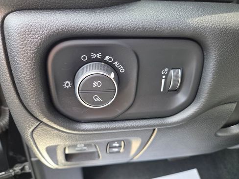 Used 2022 RAM 1500 Big Horn AWD/4WD image 29