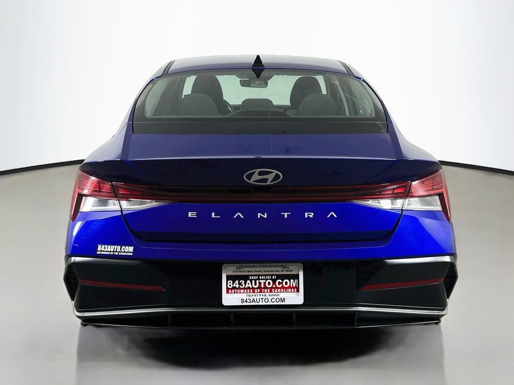 Used 2025 Hyundai Elantra SEL FWD image 6