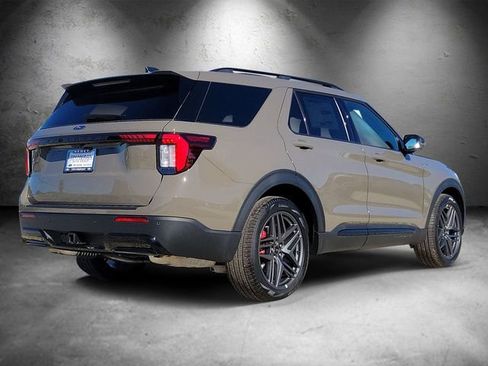 New 2026 Ford Explorer ST-Line w/ ST-Line Street Pack RWD image 3