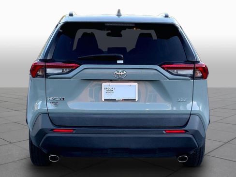 Used 2021 Toyota RAV4 XLE FWD image 5