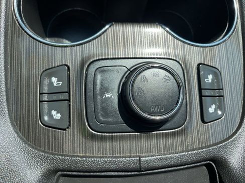 Used 2023 GMC Acadia SLT AWD/4WD image 30