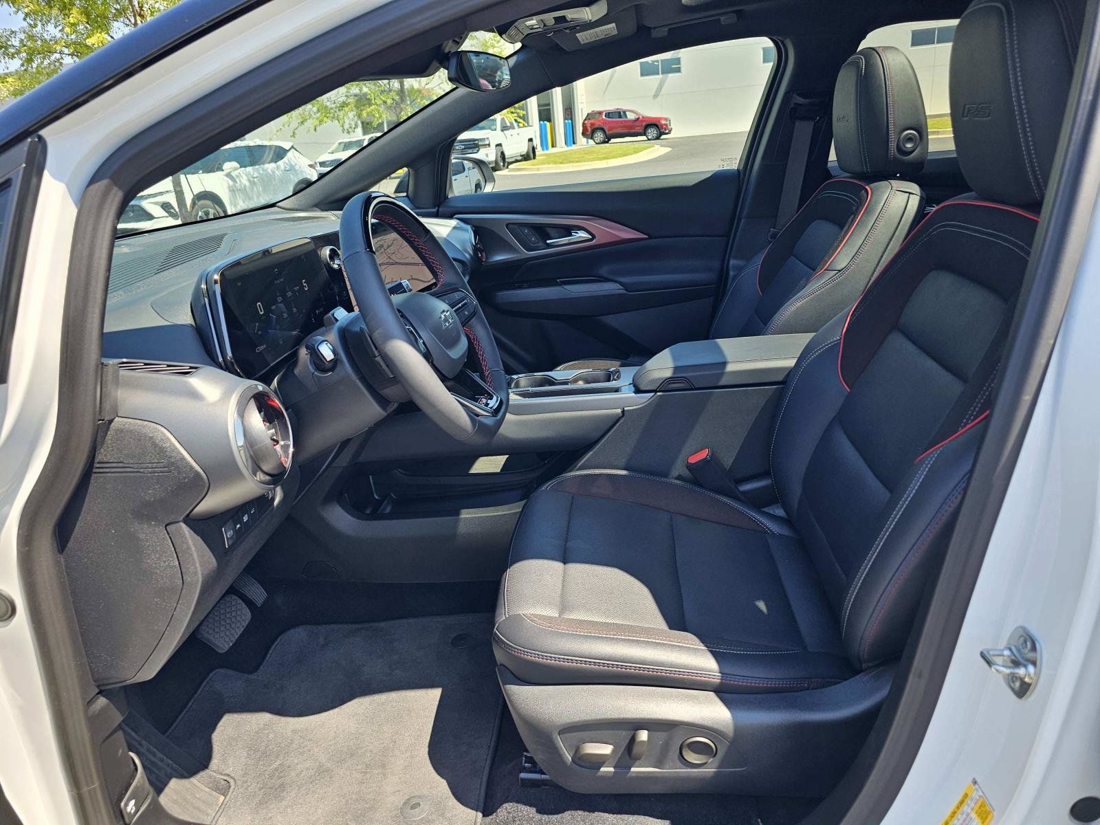 Used 2024 Chevrolet Equinox EV RS w/ Active Safety Package 3 FWD image 17