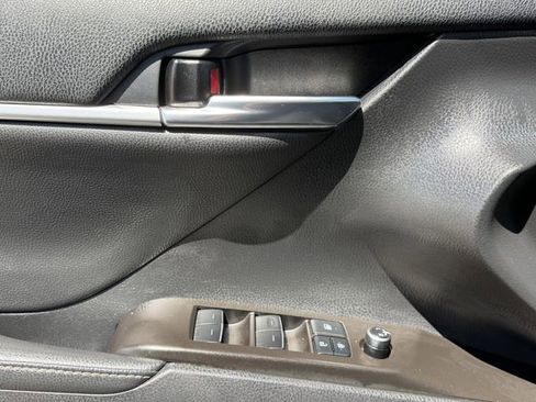 Used 2022 Toyota Camry XSE image 24