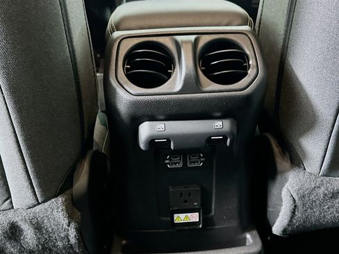 Used 2025 Jeep Wrangler Sahara w/ Safety Group image 28