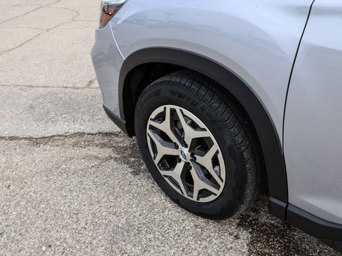 Used 2021 Subaru Forester Premium image 16