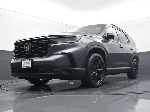Used 2025 Honda Pilot Black Edition image 8