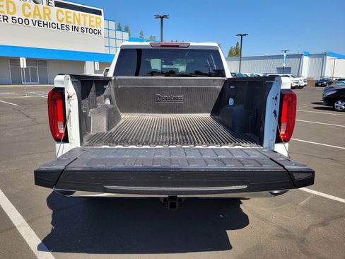 Used 2024 GMC Sierra 1500 SLT AWD/4WD image 28