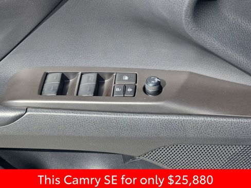 Used 2024 Toyota Camry SE image 35