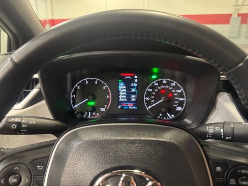 Used 2024 Toyota Corolla SE w/ SE Package image 10