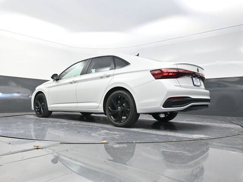 New 2026 Volkswagen Jetta SE FWD image 25