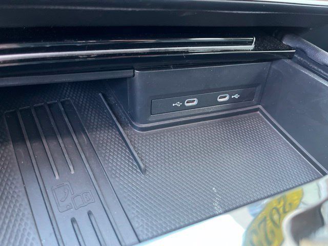 Used 2025 Volkswagen Atlas SE FWD image 27